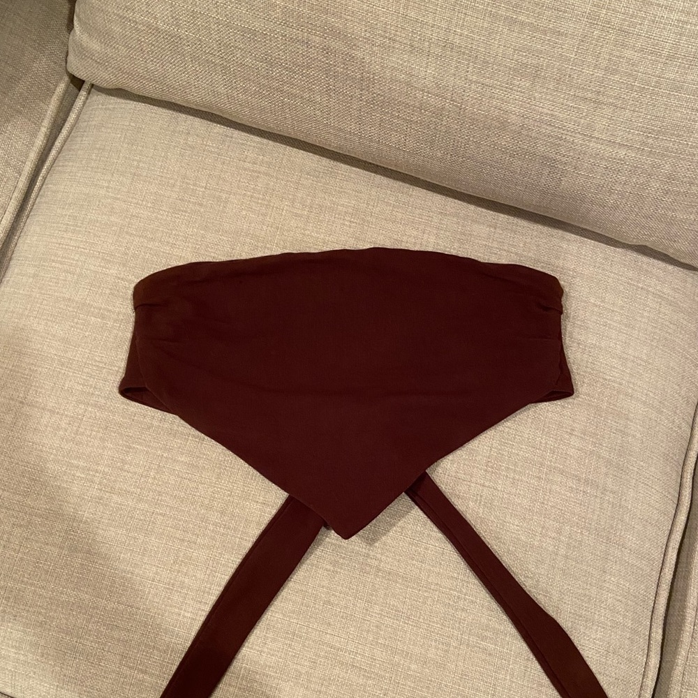 Tic Toc (small boutique) brown triangle tie top